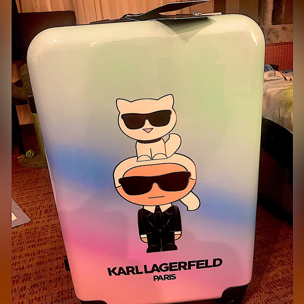 NEW KARL LAGERFELD CARRYON LUGGAGE BAG STORAGE CAT VACATION CRUISE BOX PARIS TOY